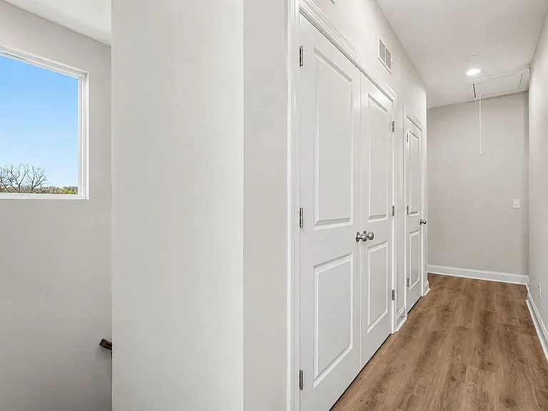 8931 Sharonbrook Dr — Photo 21