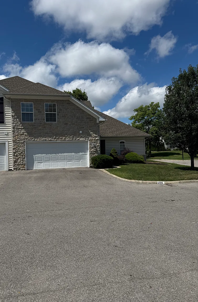 5595 Viningbrook Dr photo 1