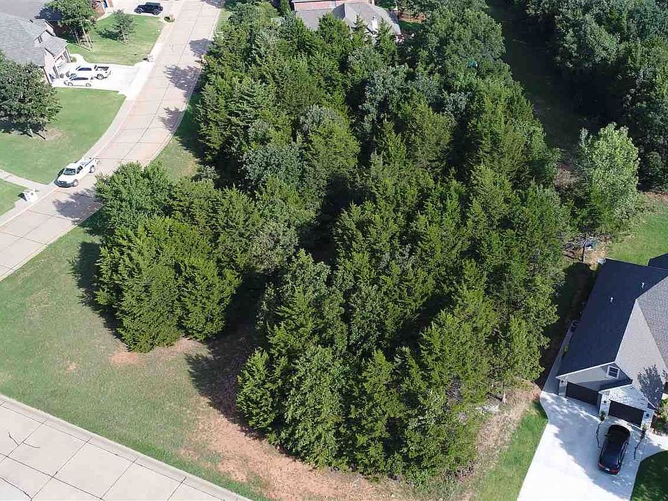 2nd image of 3705 S Woodstone Dr