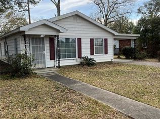 216 Jackson St, Chickasaw, AL 36611