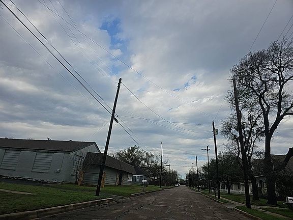 5th image of 224 W Heard St