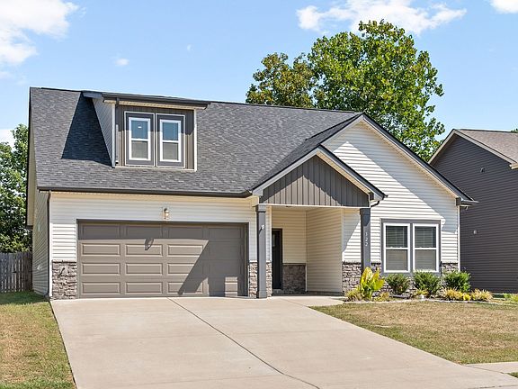 3rd image of 322 Crusaw Dr