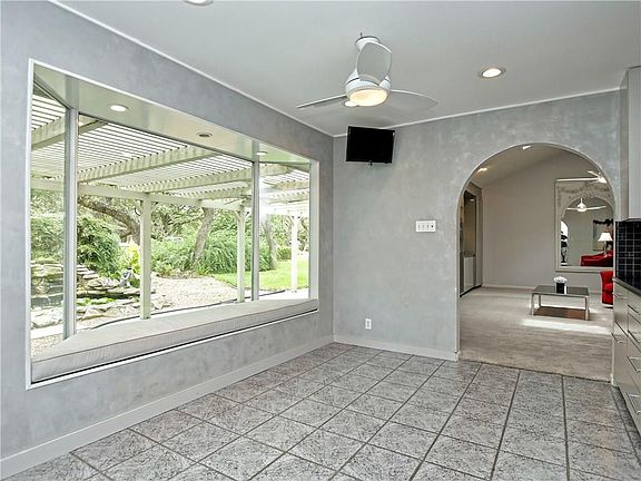 2nd image of 10611 Spicewood Club Dr