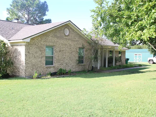 101 Fort Graham Cir, Waco, TX 76705