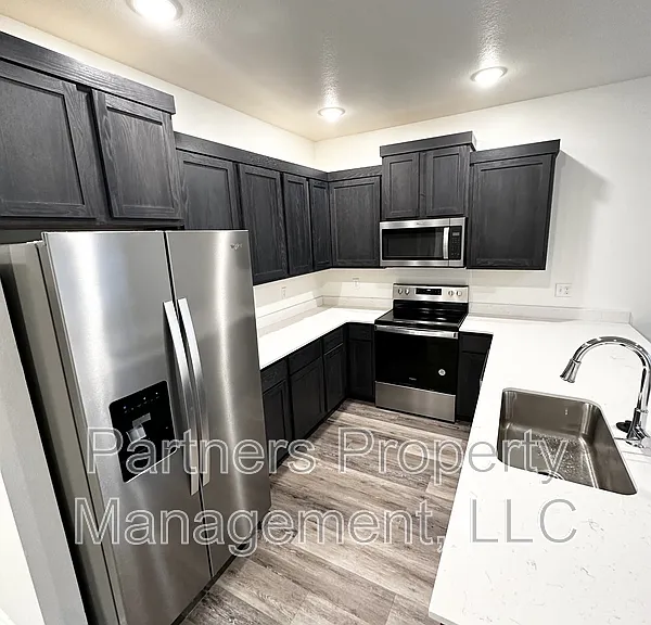 1035 S Benchmark Ln #1 — Photo 3