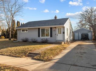 1720 Grove St, Oshkosh, WI 54901