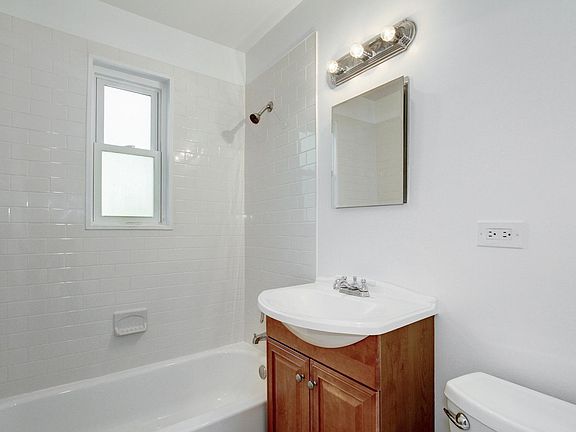 2nd image of 1410 N Quinn St APT 6