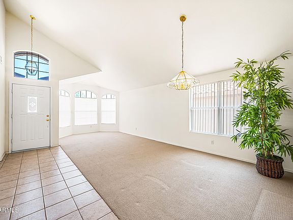 4th image of 1217 W MYRNA Lane