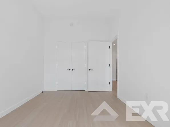 33 4th Street image 10 of 14