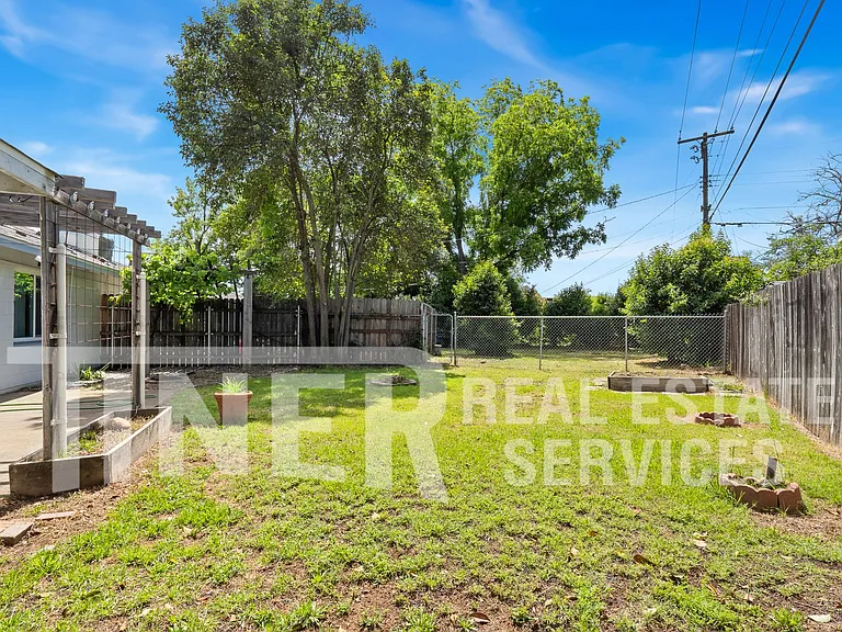 2720 Riesling Way — Photo 18