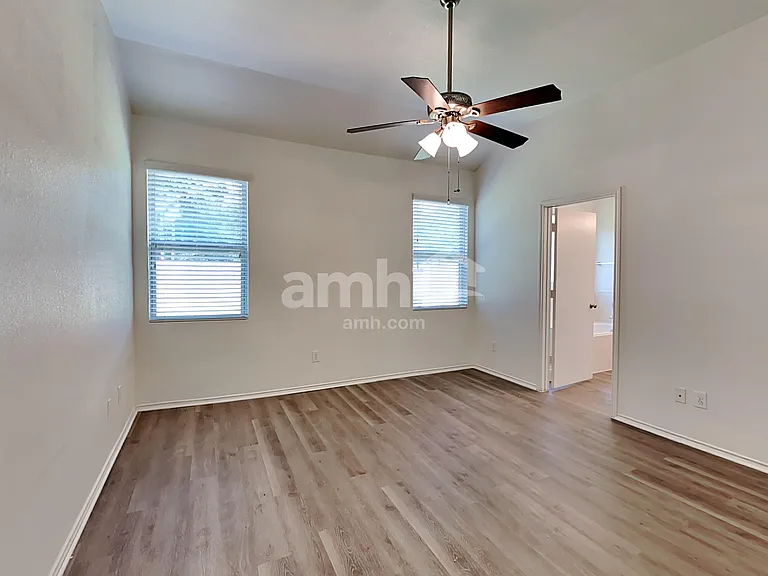 10016 Sterling Place Dr — Photo 9