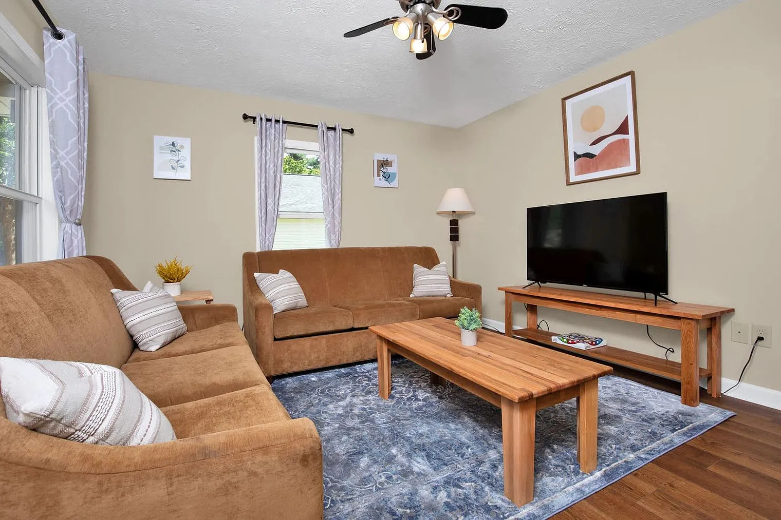 3 bed, 2.0 bath, 1194 sqft, $3,748 — Photo 3