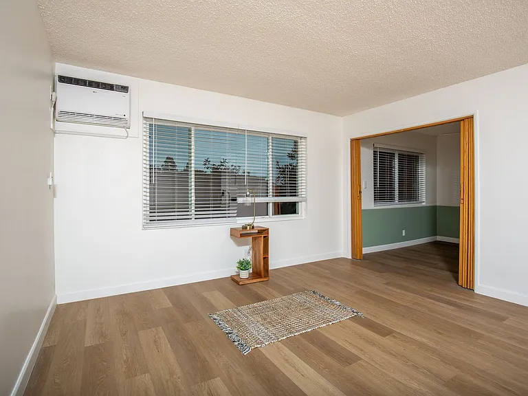445 E Magnolia Blvd — Photo 17