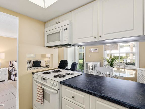 4th image of 4225 S Atlantic Ave #1430