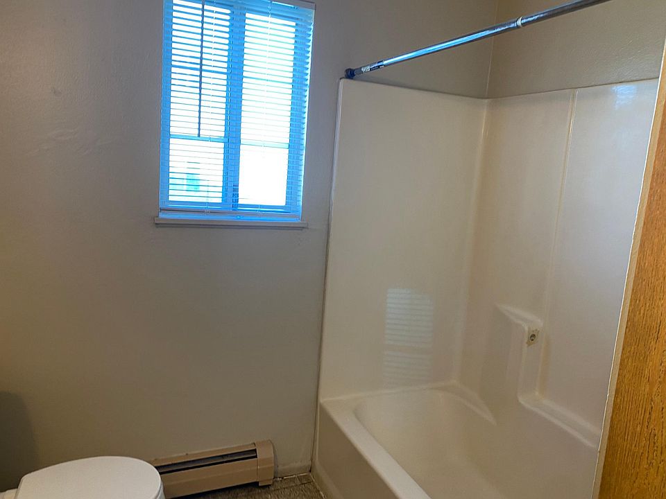2nd image of 437 Stratford Way #1
