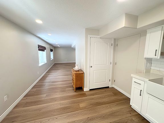 4th image of 10218 N Bayhill Dr