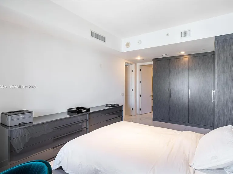 1100 Biscayne Blvd #5203 — Photo 29