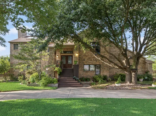 310 James Dr, Heath, TX 75032