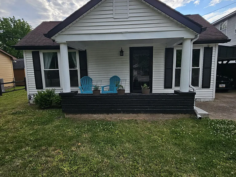 212A McArthur Dr — Photo 1