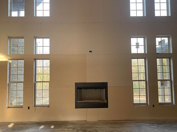 5th image of 5730 East St
