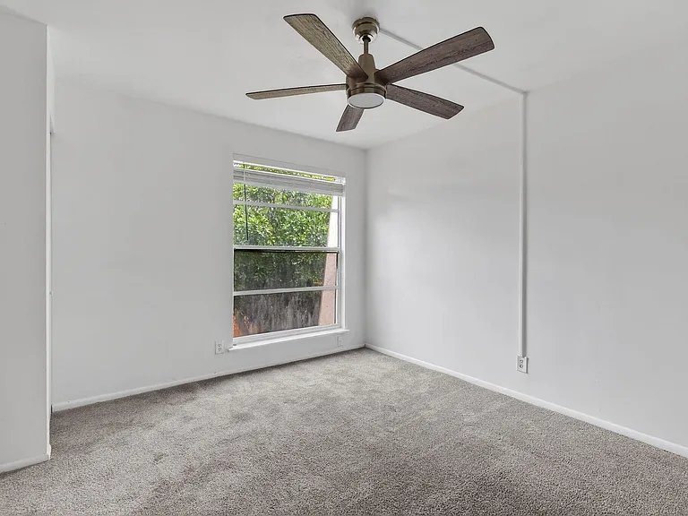 3502 Gardens East Dr #B — Photo 53