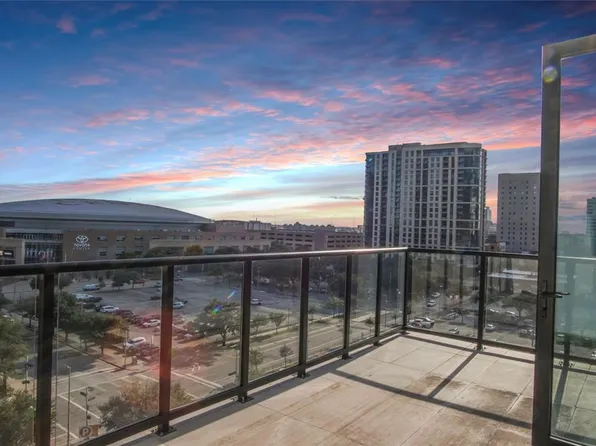 1211 Caroline Street #803, Houston, TX 77002