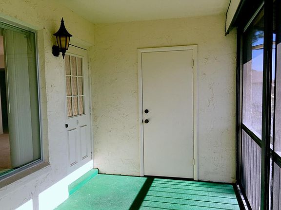 2nd image of 3590 La Mar Ct APT B-2