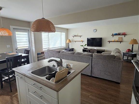 4th image of 60 Bradbrooke DRIVE