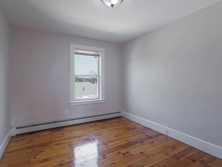 321 Jefferson Ave — Photo 9