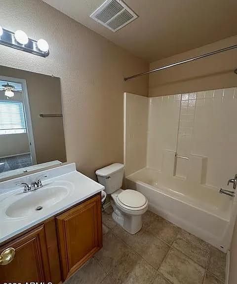 2834 E Tracy Ln #1 — Photo 5