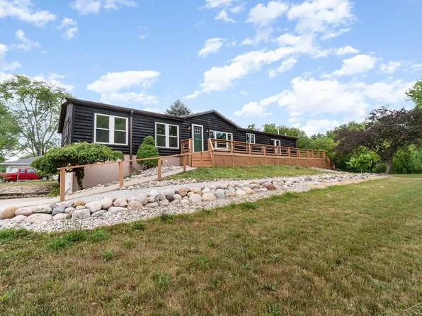 6850 Wallace Dr, Saginaw, MI 48609