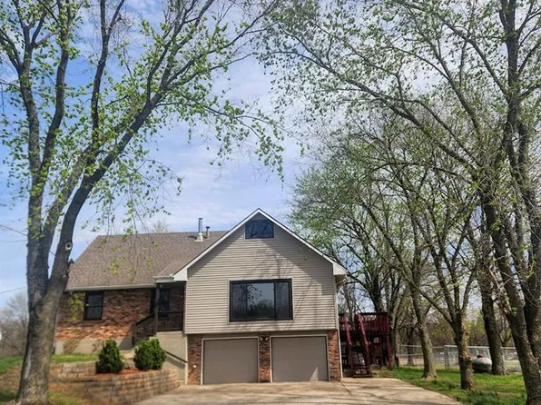 32523 S Nash Rd, Harrisonville, MO 64701