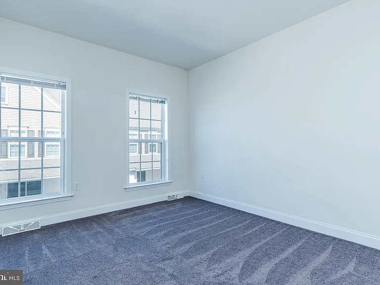 1338 Saxton Way — Photo 13
