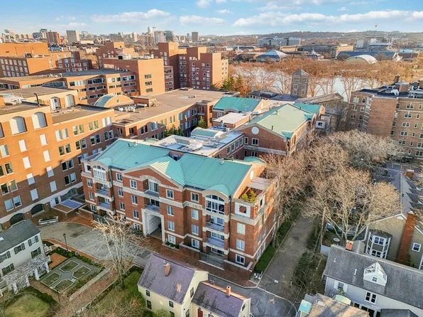 130 Mount Auburn St APT 511, Cambridge, MA 02138