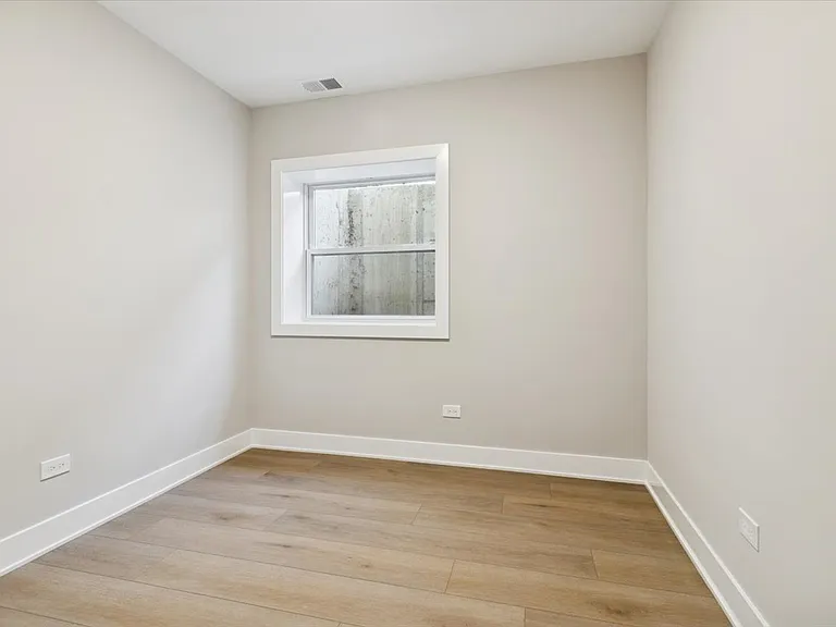 302 Hughes Ave — Photo 18