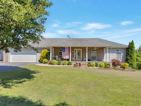 345 Esther Ct, Dandridge, TN 37725