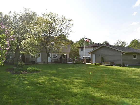 Private spacious backyard. 