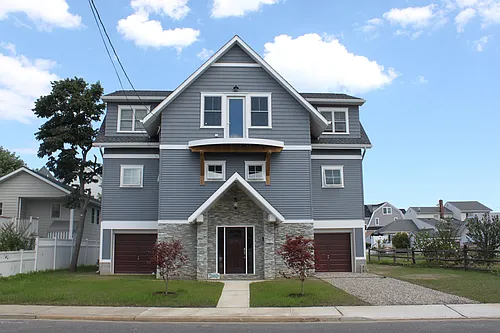 25 Riverdale Ave Photo 1