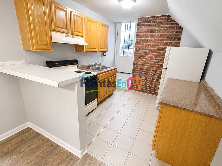 214 Littleton Ave #3 — Photo 4