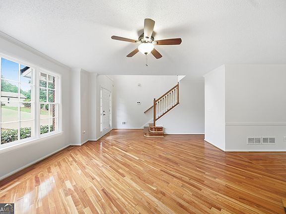 3rd image of 3138 Pine Needle Ct SW
