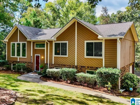 1017 Franks Cir, Alabaster, AL 35007