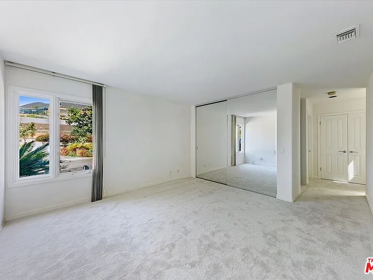 18244 Coastline Dr — Photo 10