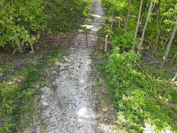 2nd image of Pesek Rd