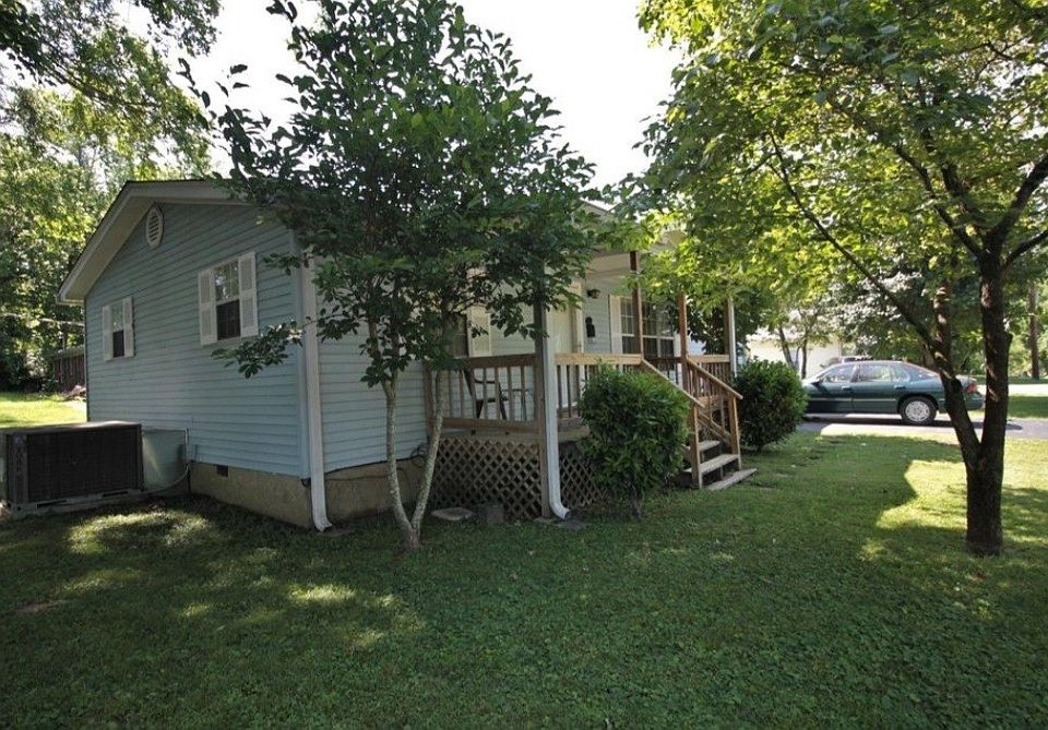 2nd image of 200 Hayes Ave