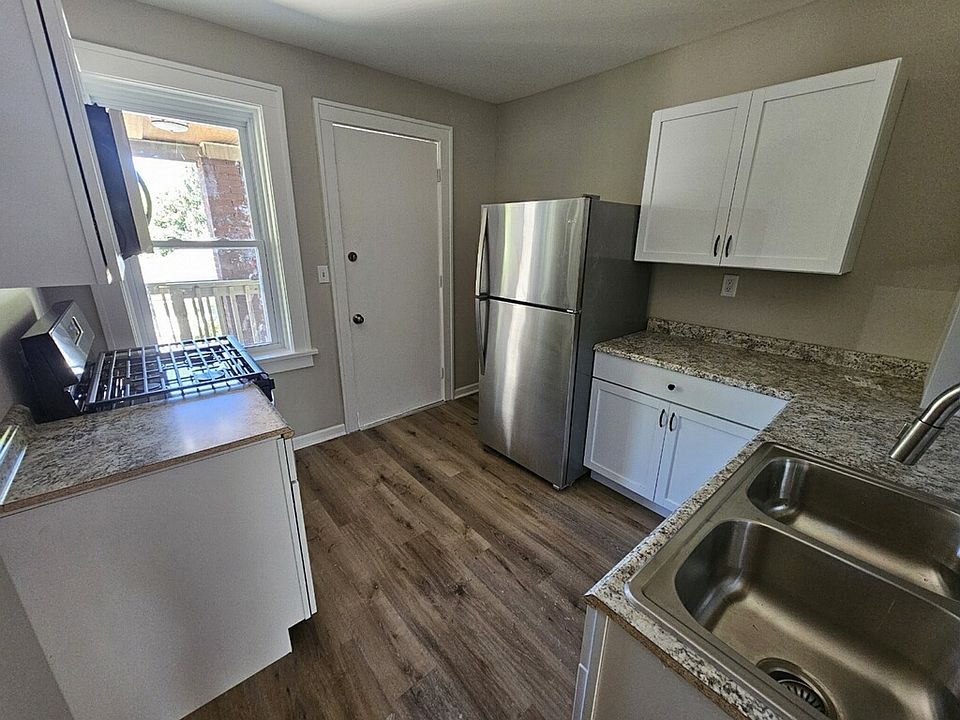 1st image of 1418 22nd Ave