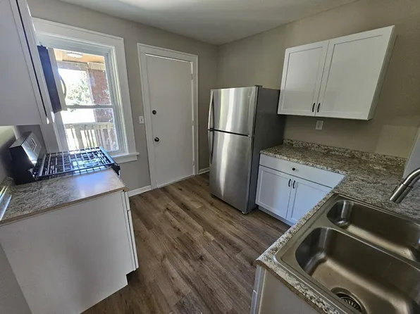 1418 22nd Ave, Rockford, IL 61104