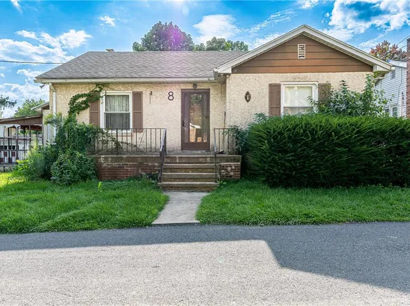 8 Aarons Pl, Easton, PA 18040
