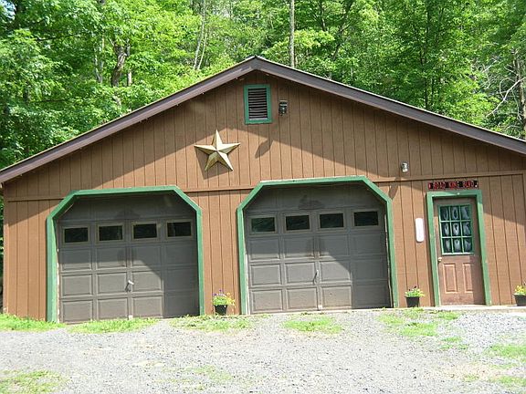 32X30 GARAGE WITH HEAT AND POWER