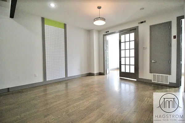 Rented by Hagstrom Management Inc | media 9