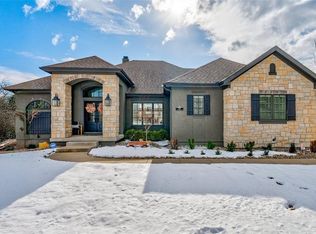 7901 N Shoal Creek Valley Dr, Kansas City, MO 64157